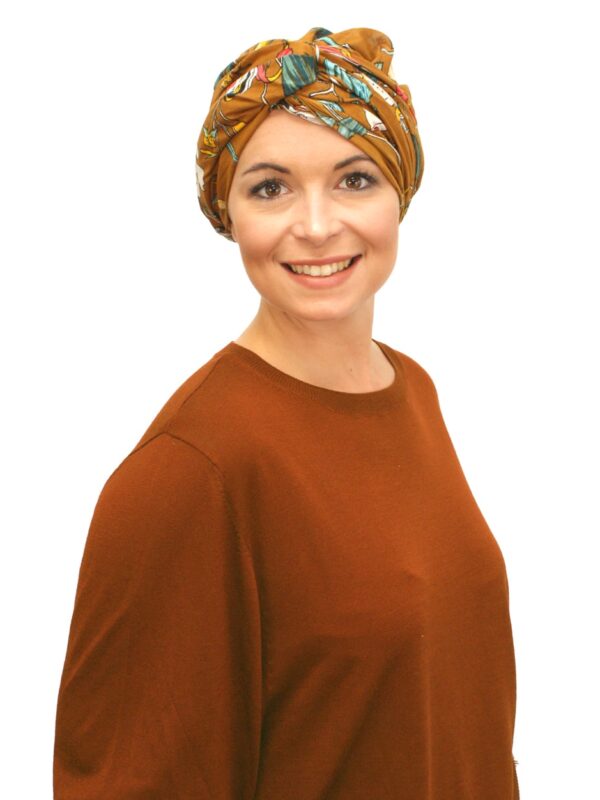 tan_chemo_scarf_front_1252